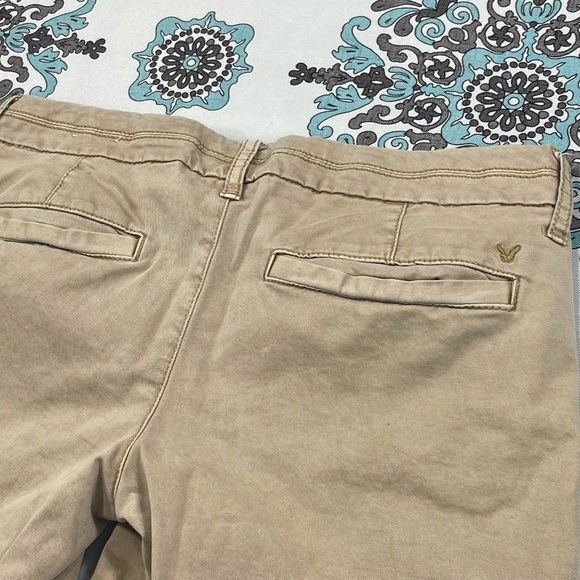 American Eagle Midrise Stretch Khaki Shorts - Picture 6 of 7
